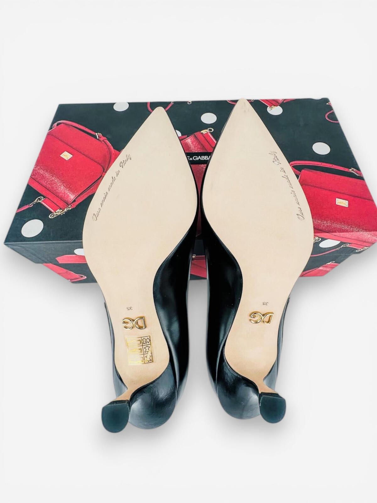 Dolce & Gabbana Lori Crazy for Sicily Patch Pump Black Red EU 35 US 5 | NIB