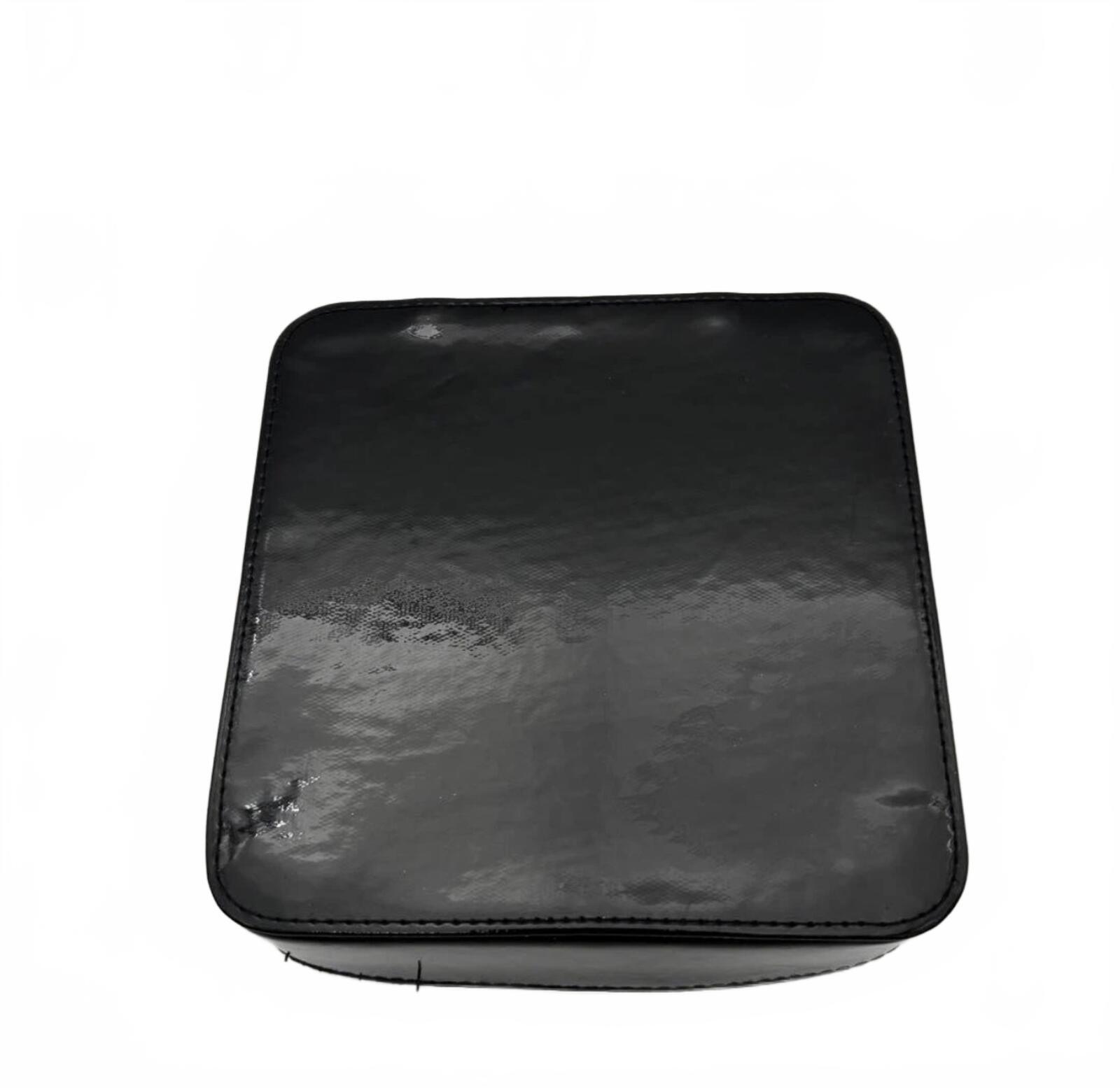 Chanel Chanel CC Logo Black Patent Cosmetic Case Vanity Pouch GWP | Pre-Loved - Vestir
