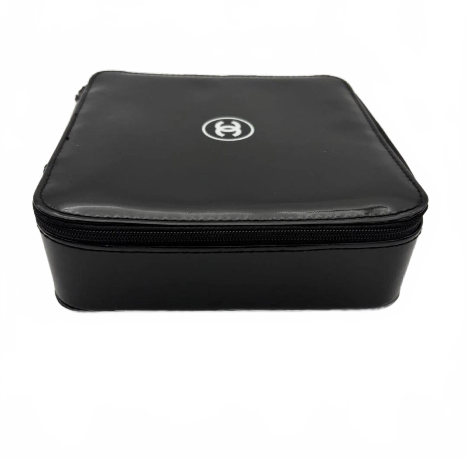 Chanel Chanel CC Logo Black Patent Cosmetic Case Vanity Pouch GWP | Pre-Loved - Vestir