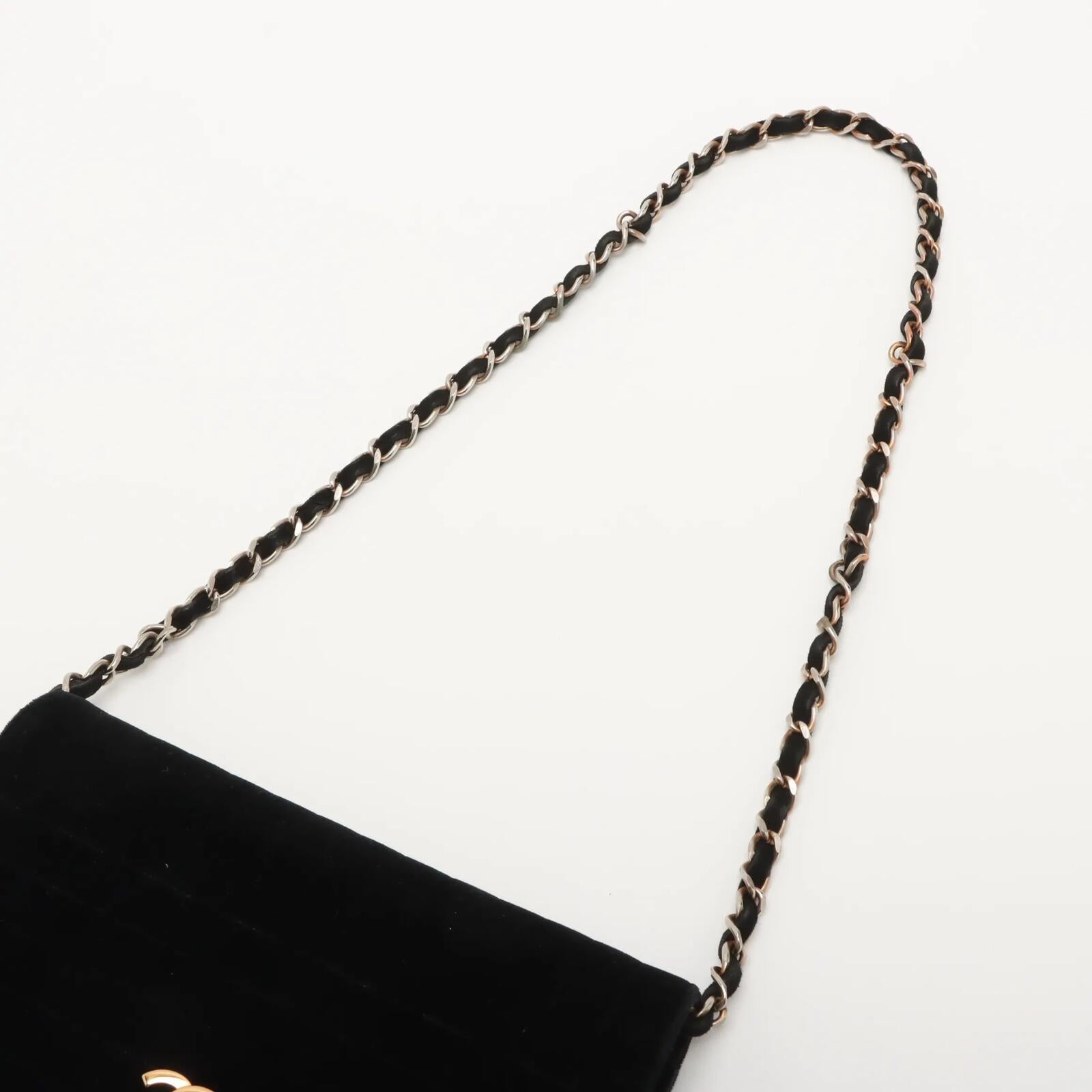 Chanel Chanel Coco Mark Black Velvet CC Chain Shoulder Bag Gold Hardware | Pre-Loved - Vestir