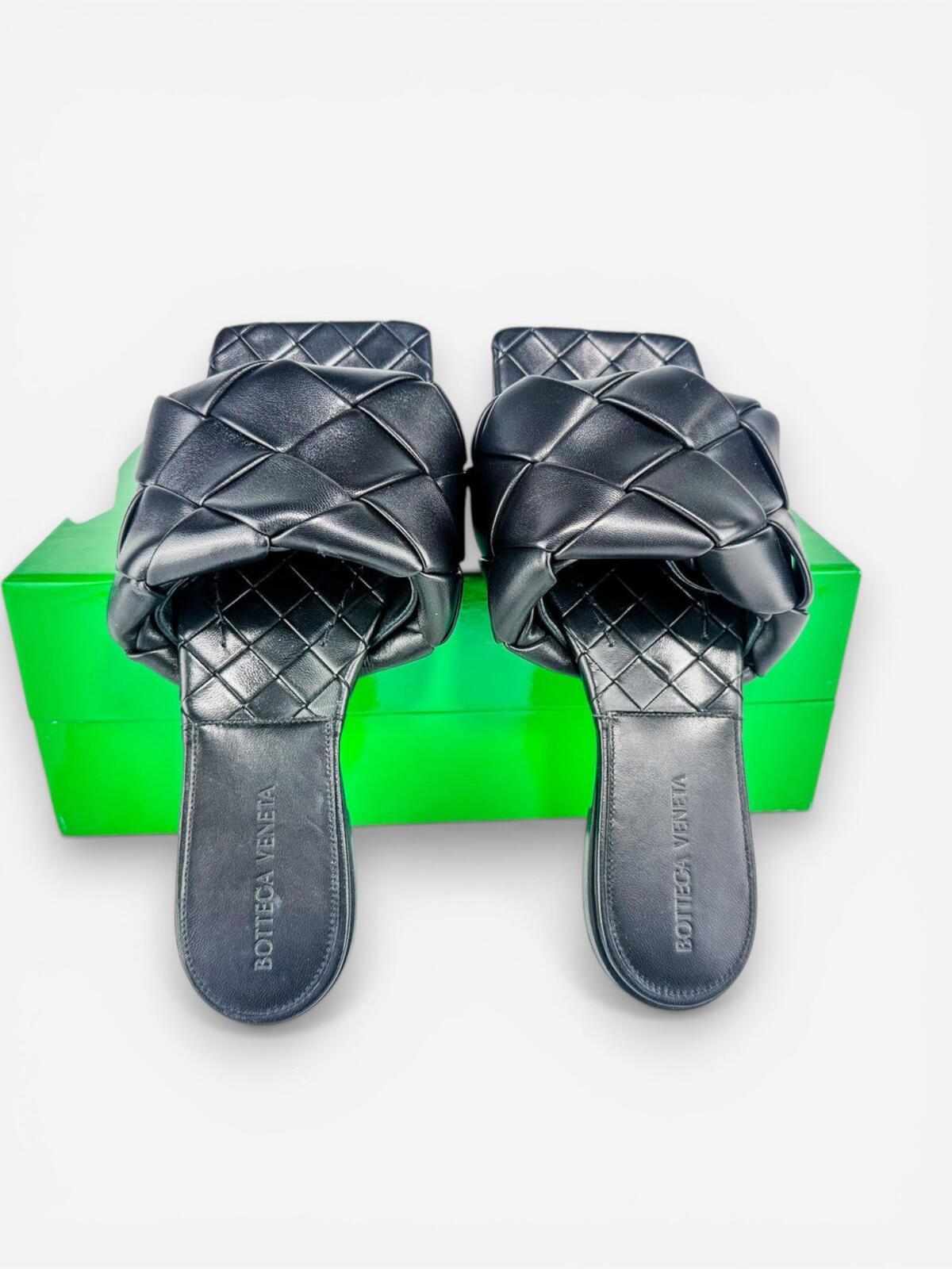 Bottega Veneta Lido Black Padded Intrecciato Flat Slide Sandal EU 36 NIB