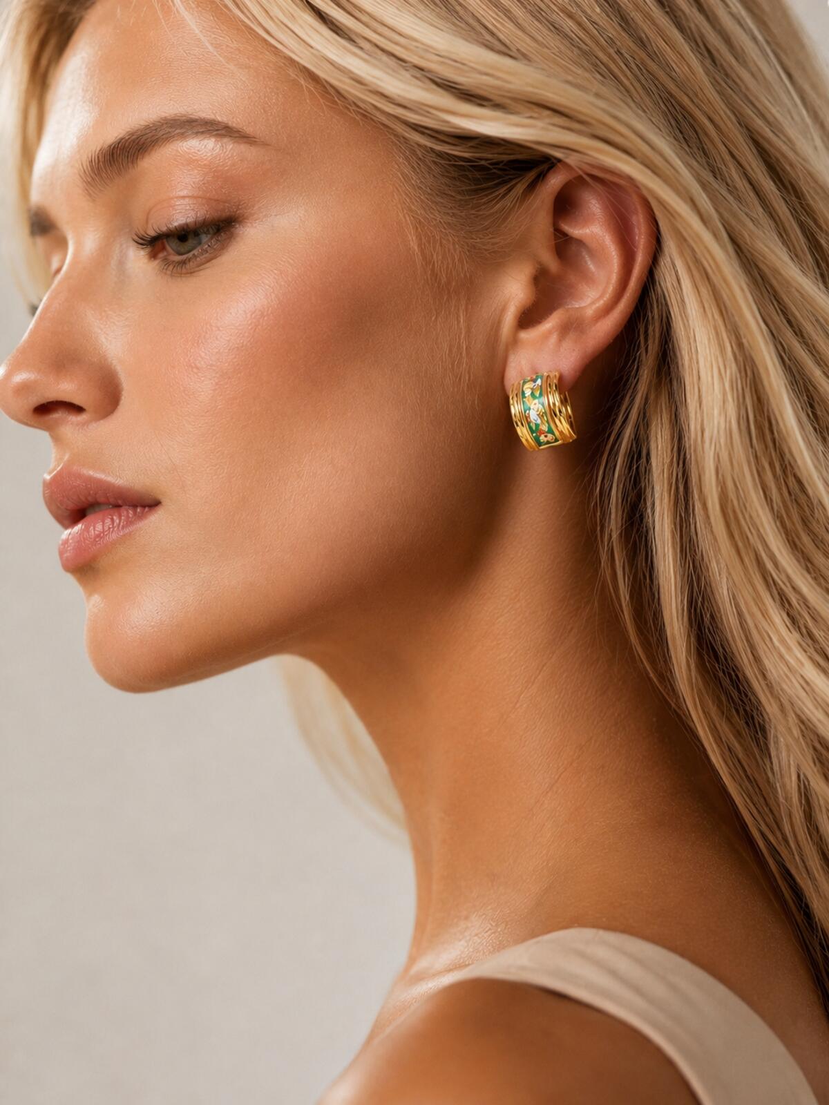 HERMES Hermès Vintage Gold Plated Enamel Bird Clip-On Earrings Green | Stamped - Vestir